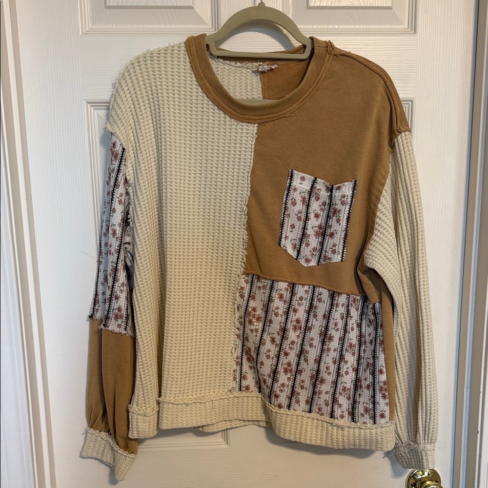 POL Textured Knit Sweater in Cream and Tan ⭐️NWOT⭐️